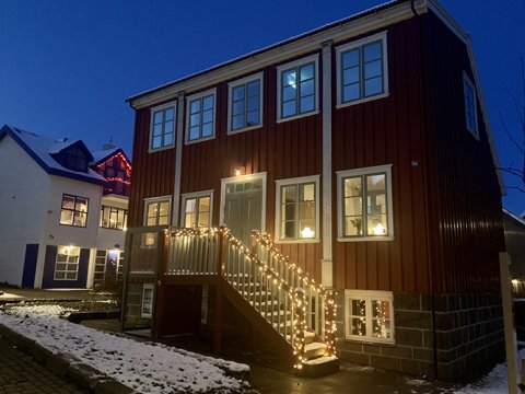 Gröndalshús skreytt jólaljósum