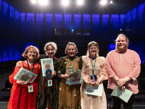 Vinningshafarnir 2021, hljómsveit Ólafs Kram, frá vinstri; Birgitta Björg Guðmarsdóttir, trompet/söngur, Eydís Egilsdóttir Kvaran, rafmagnsgítar/söngur, Guðný Margrét Eyjólfsdóttir, rafmagnsbassi/söngur, Iðunn Gígja Kristjánsdóttir, hljómborð/söngur og Sævar Andri Sigurðarson,  trommur