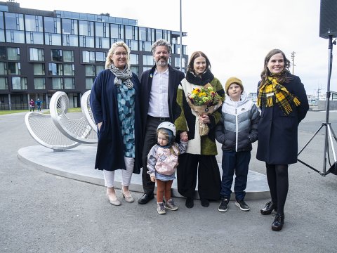 Frá afhendingu Himinglævu við Hörpu í dag