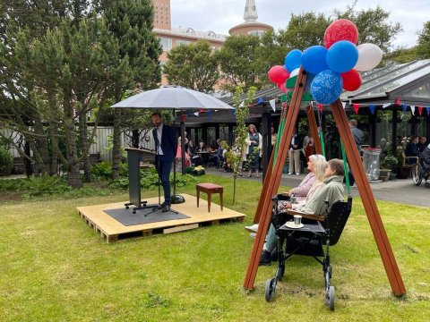 Hátíð á Droplaugarstöðum í tilefni 40 ára afmælis hjúkrunarheimilisins.