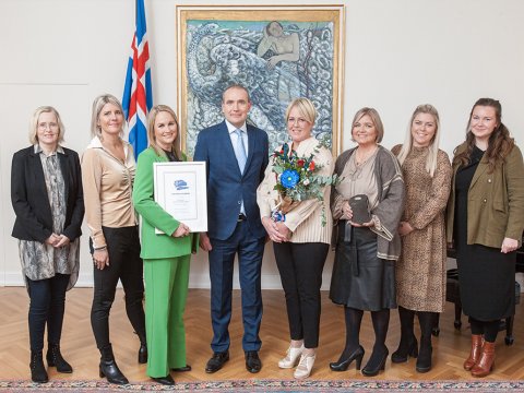Verðlaunahafar ásamt Guðna Th. Jóhannessyni forseta.