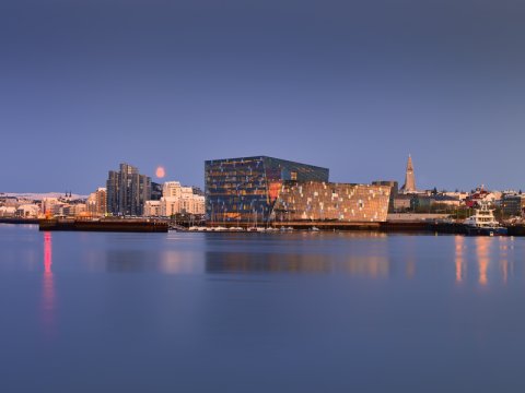 Tónlistarhúsið Harpa og nánasta umhverfi.