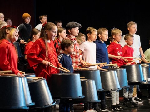 Börn leika tónlist á Big bang tónlistarhátíðinni í fyrra.