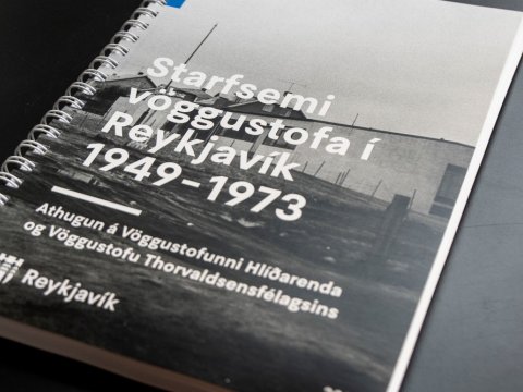 Mynd af skýrslu um starfsemi vöggustofa í Reykjavík 1949-1973.