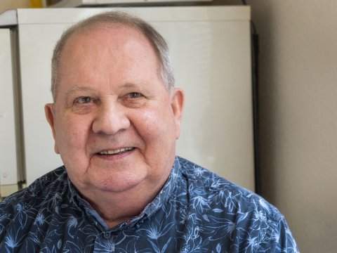 Nærmynd af Pálma Karlssyni sem er einn þeirra sem tekur þátt í prófunarverkefni um fjarvöktun hjartabilunareinkenna.  