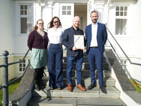 Að athöfn lokinni frá vinstri Katrín Lilja Jónsdóttir, dómnefndarfulltrúi, Yrsa Sigurðardóttir, rithöfundur og formaður dómnefndar, Ævar Þór Benediktsson, verðlaunahafi og Einar Þorsteinsson borgarstjóri
