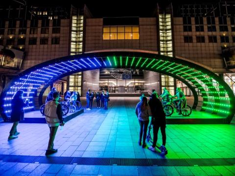 Ljóslistaverkið Lightbattle III sem verður á Ingólfstorgi á Vetrarhátíð 2025