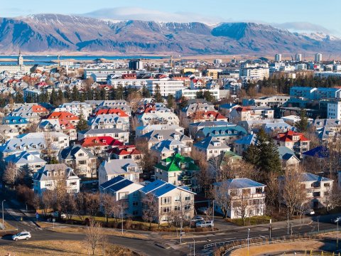 Reykjavík úr lofti, séð frá Hlíðum og út að Esju
