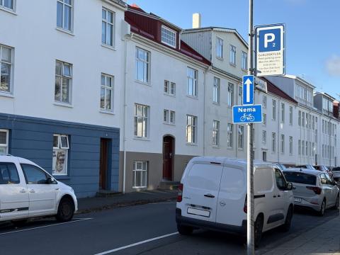 balar og hús