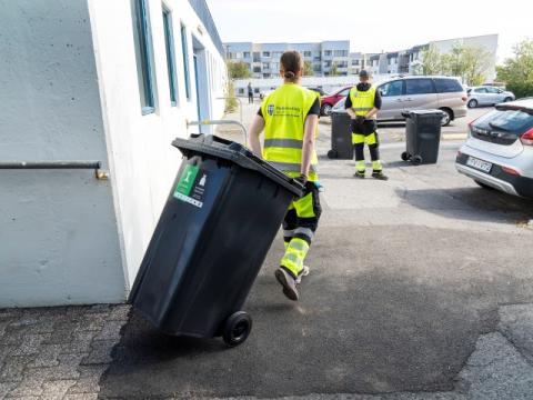 Starfsfólk Sorphirðunnar við störf.