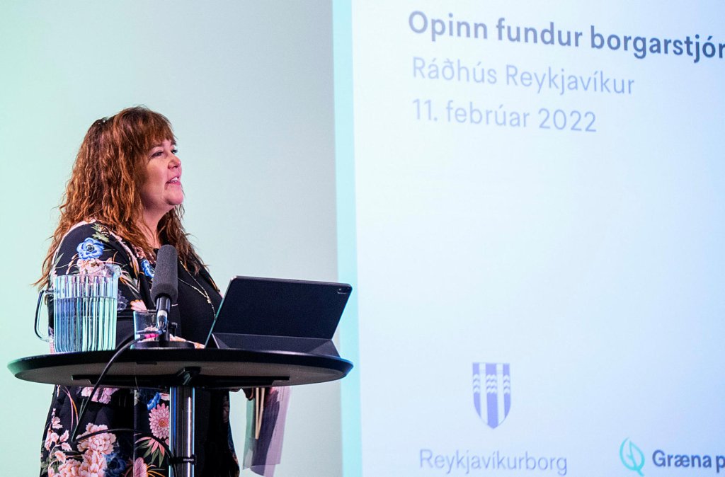 Þórdís Lóa Þórhallsdóttir í ræðustóli á fundi um Græna planið.