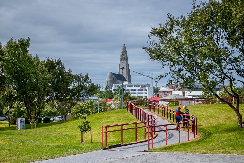 Brú, Hallgrímsskirkja og Klambratún