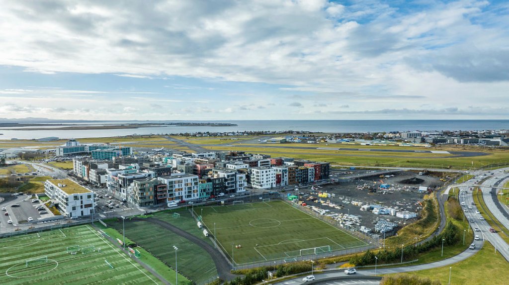 Séð yfir Hlíðarenda og Haukahlíð