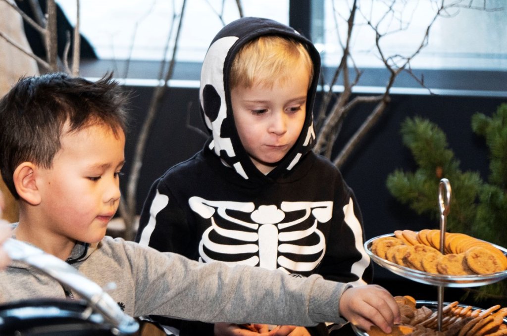 Gott að fá heitt súkkulaði og smákökur í jólaskóginum í morgun