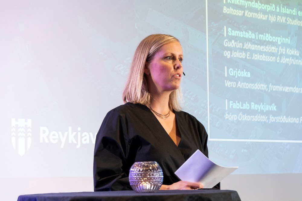 Hulda Hallgrímsdóttir addresses the audience during the 2023 Economic and Urban Development meeting.