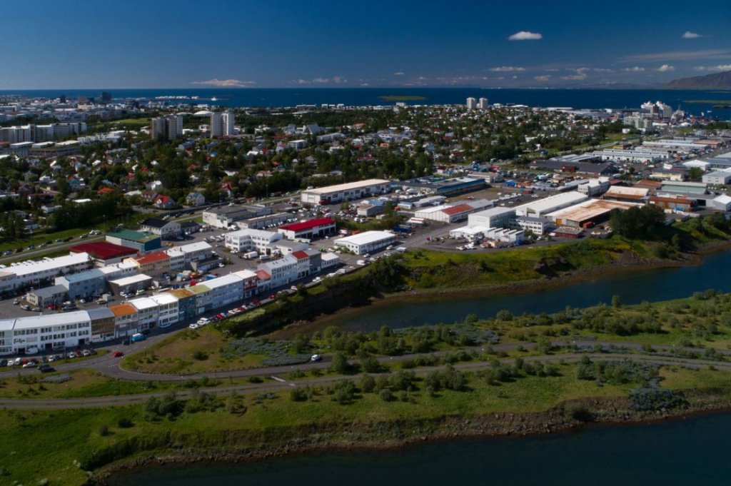 Ljósmynd úr lofti af uppbyggingarsvæði í vogunum í Reykjavík