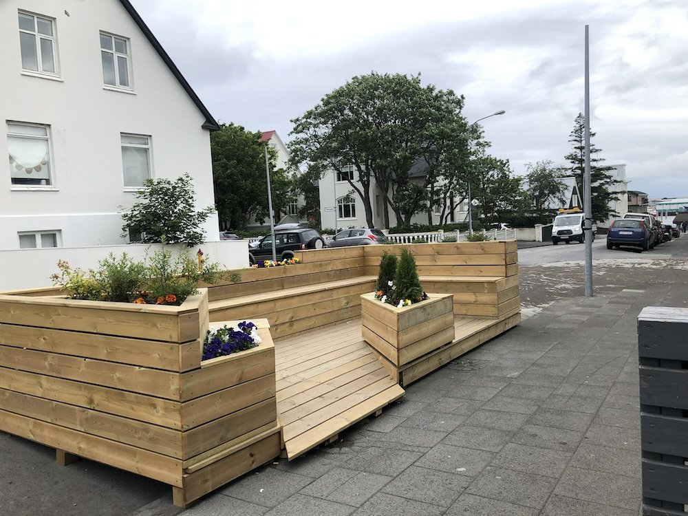 Parklet at Ægisgata.