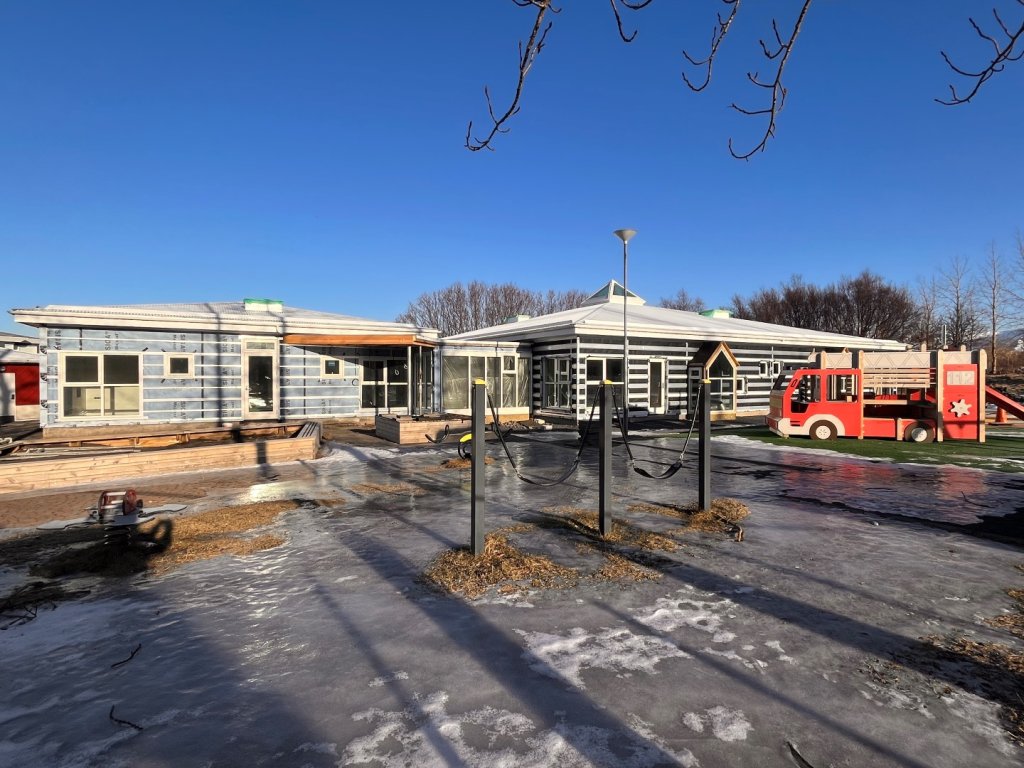 utanhúsklæðning mars 2024