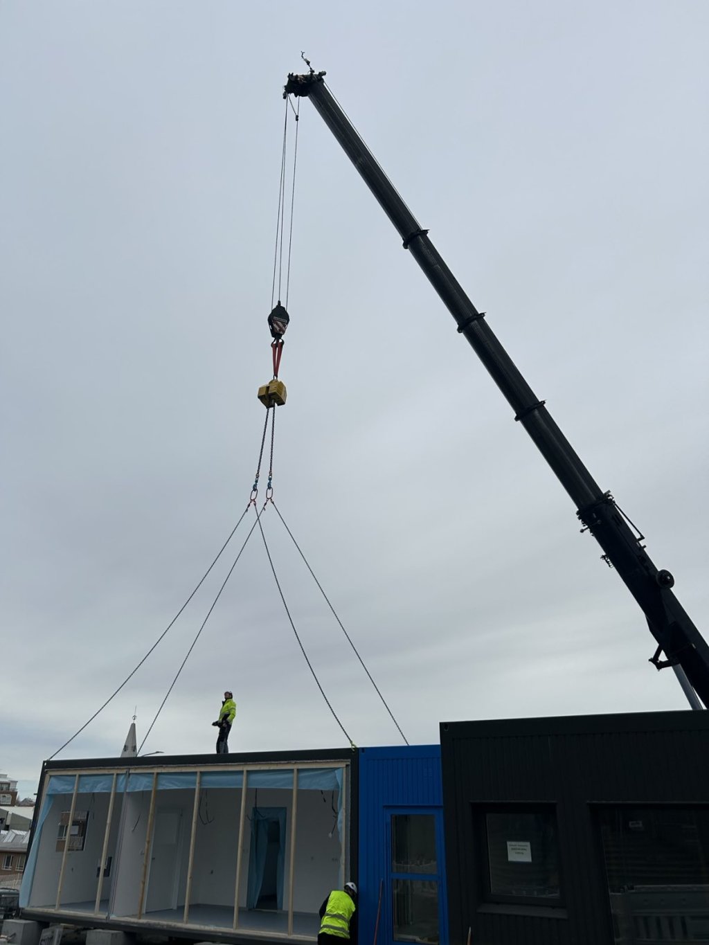 Eining tilbúin til hífingar