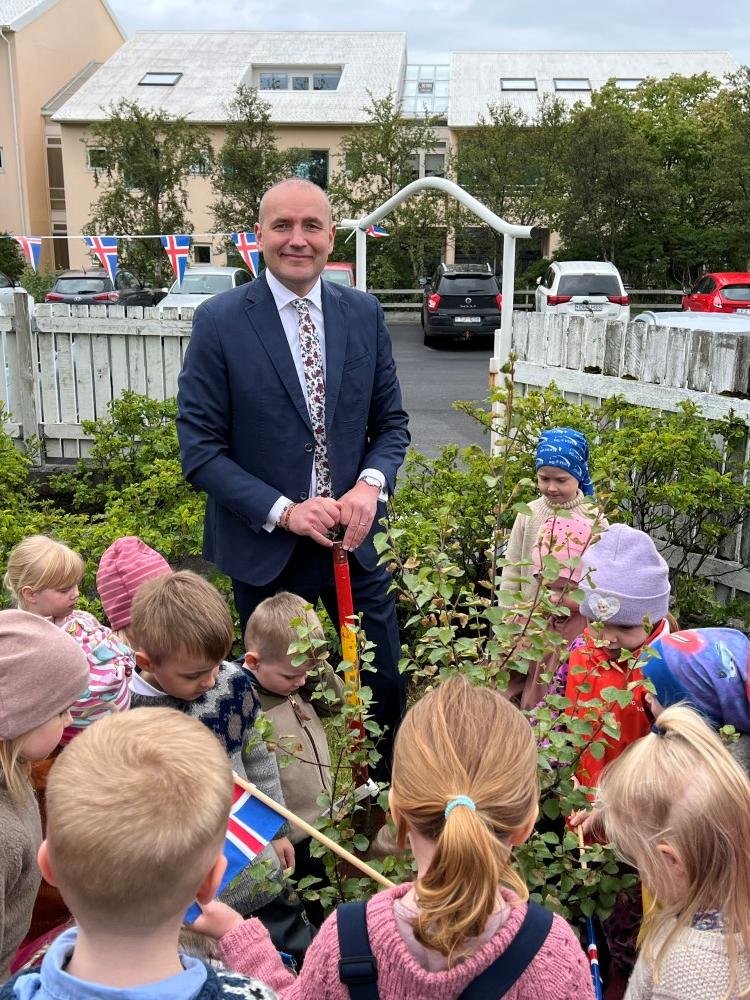 Forsetinn Íslands í heimsókn í Brekkuborg