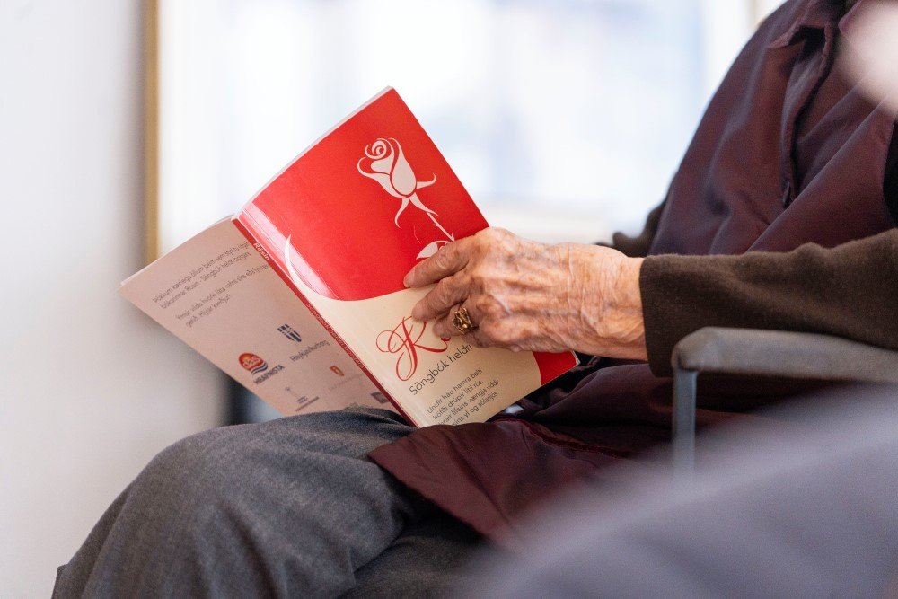 Book reading at Esjutún.
