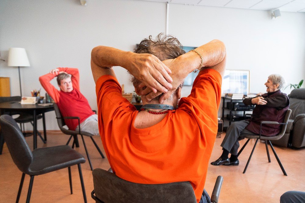 Exercise class at Esjutún.