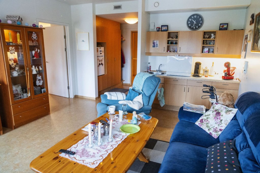 Séð inn í eina íbúðina í Seljahlíð