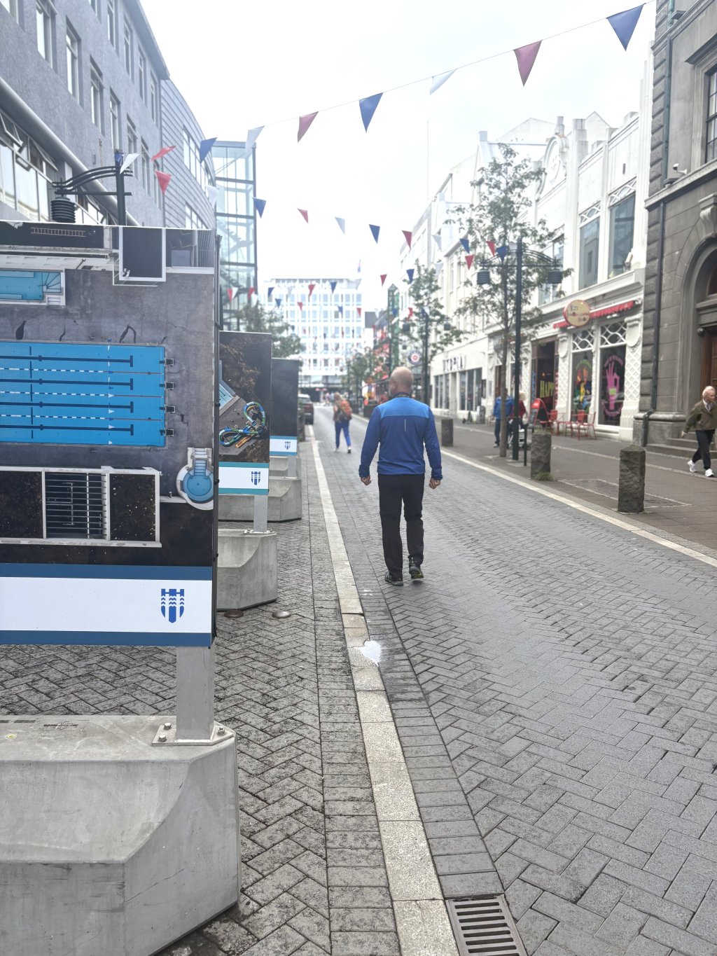 Ljósmyndasýning eftir Braga Þór Jósefsson hefur opnað í Austurstræti.