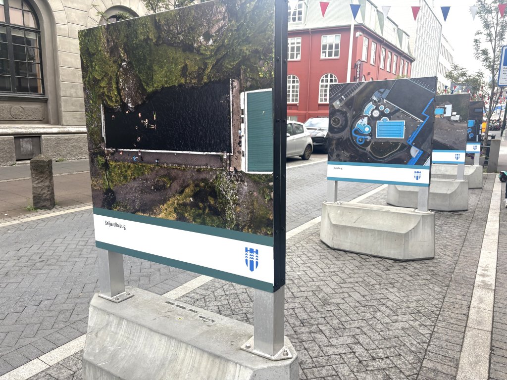 Ljósmyndasýning eftir Braga Þór Jósefsson hefur opnað í Austurstræti.
