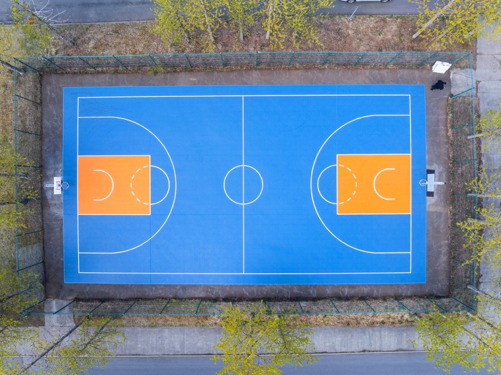 Aerial view of the basketball court in Völvufell.