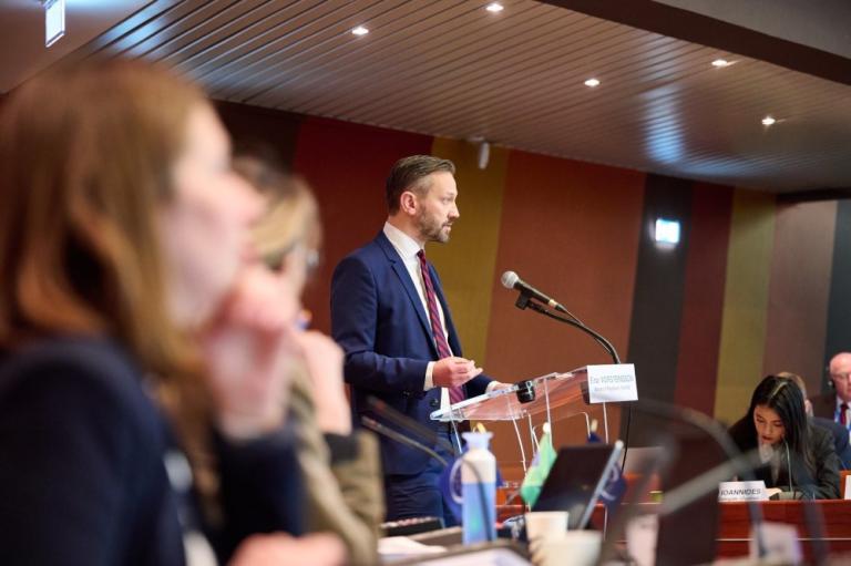 Einar Þorsteinsson borgarstjóri flytur ávarp á Evrópuráðsþinginu í Strassborg