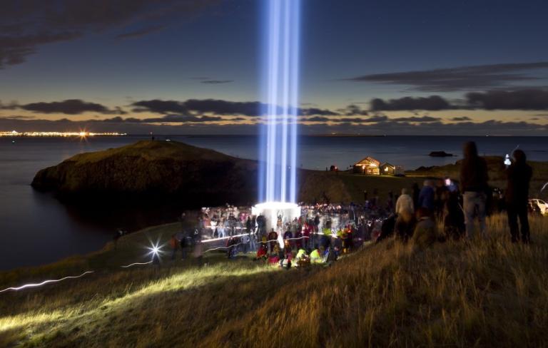 Friðarathöfn í Viðey