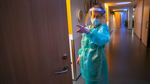 Starfsfólk á velferðarsviði hljóp í skarðið og aðstoðaði í íbúðarkjarnanum í Bleikargróf 4 í Covid-19 faraldrinum