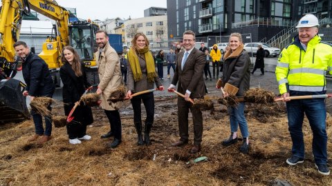 Fyrsta skóflustunga tekin að Frakkastíg 1