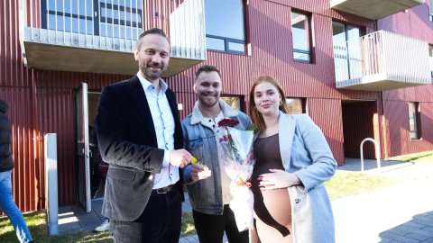 Buyers of affordable housing at the key handover ceremony with the mayor
