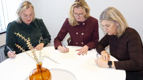 Dómsmálaráðherra, borgarstjóri og atvinnuvegaráðherra undirrita samkomulagið