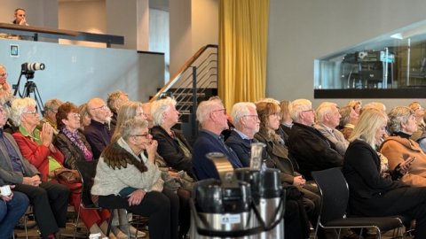 Fullur Tjarnarsalur af fólki á Virkniþingi í morgun