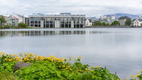 Ráðhús Reykjavíkur við Tjörnina